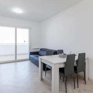 https://12-piano-torre-diamante-67.italymilanhotels.net